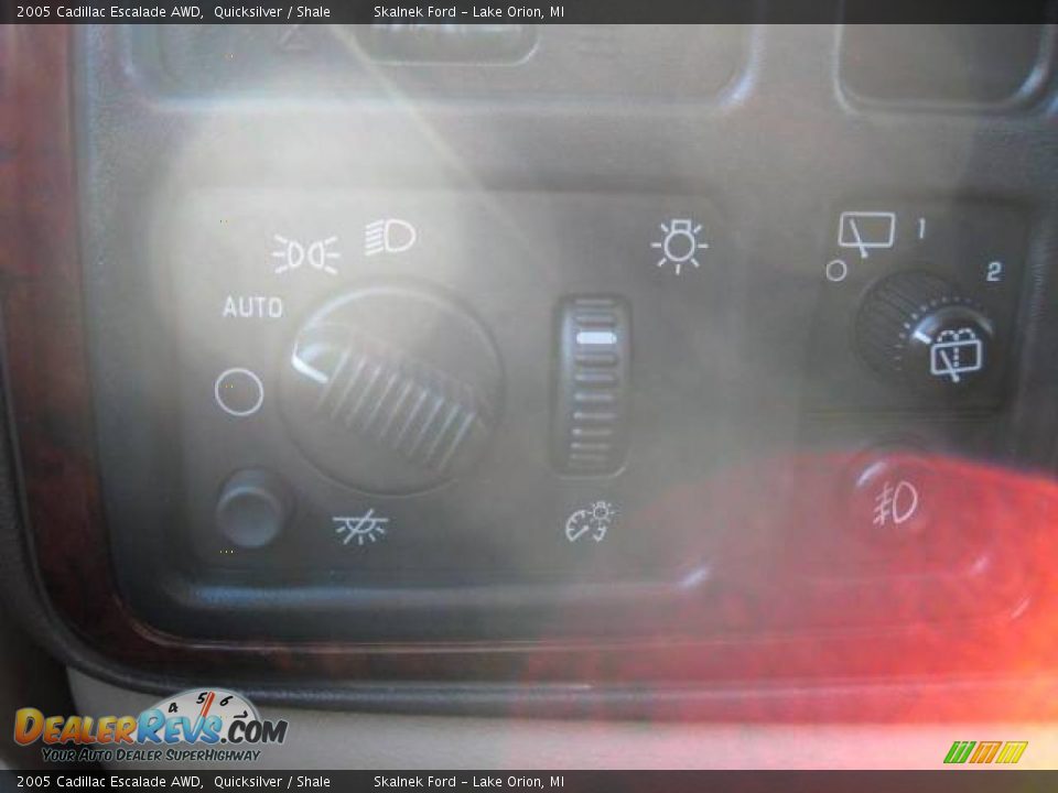 2005 Cadillac Escalade AWD Quicksilver / Shale Photo #33