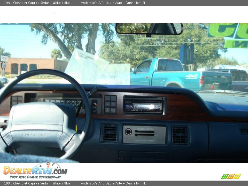 1991 Chevrolet Caprice Sedan White / Blue Photo #13