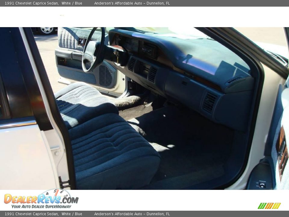 1991 Chevrolet Caprice Sedan White / Blue Photo #16
