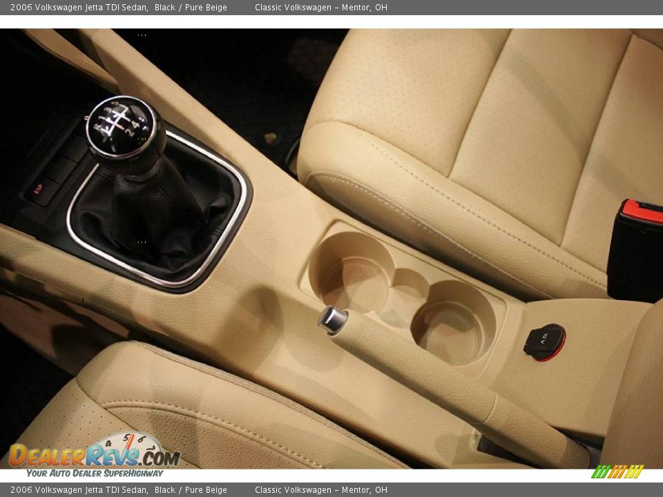 2006 Volkswagen Jetta TDI Sedan Black / Pure Beige Photo #16