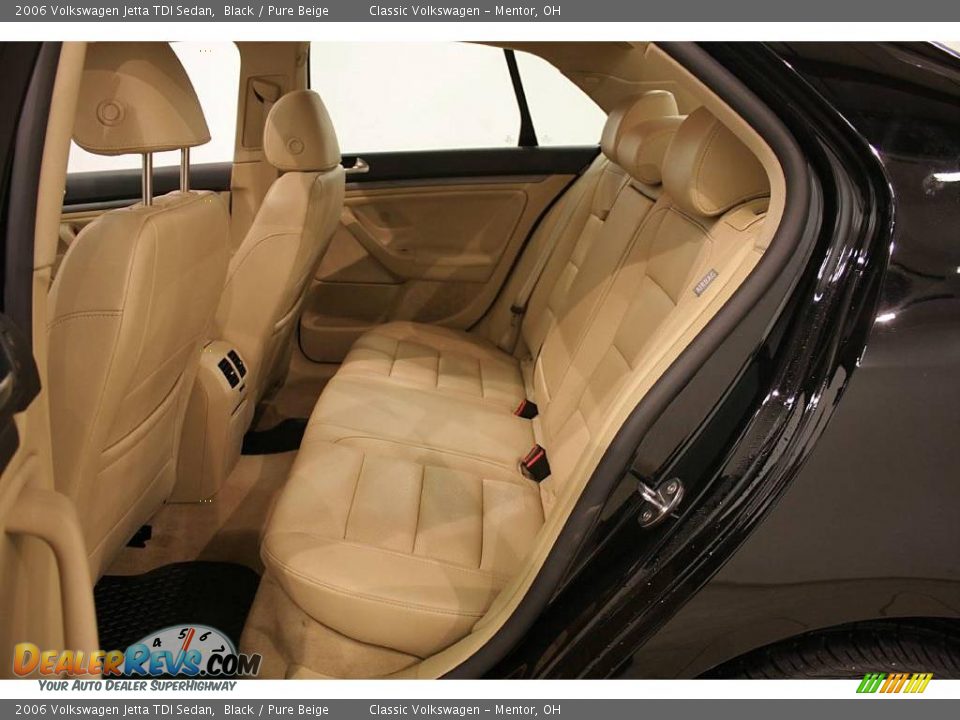 2006 Volkswagen Jetta TDI Sedan Black / Pure Beige Photo #21