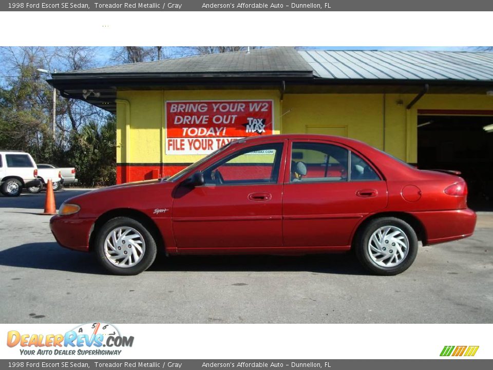 1998 Ford Escort SE Sedan Toreador Red Metallic / Gray Photo #2