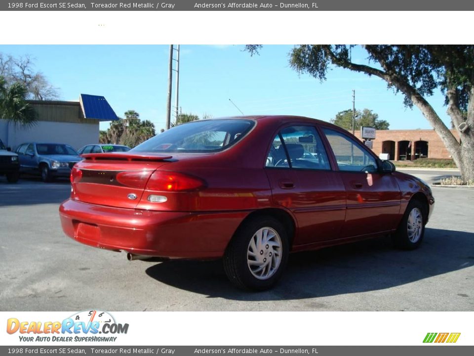 1998 Ford Escort SE Sedan Toreador Red Metallic / Gray Photo #5