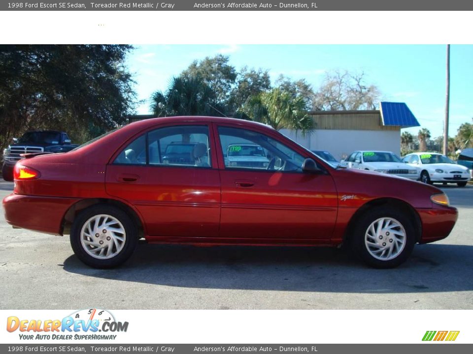 1998 Ford Escort SE Sedan Toreador Red Metallic / Gray Photo #6