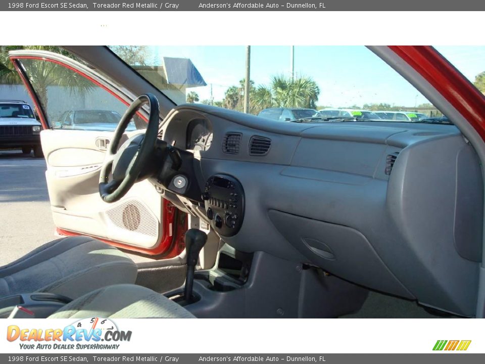 1998 Ford Escort SE Sedan Toreador Red Metallic / Gray Photo #9