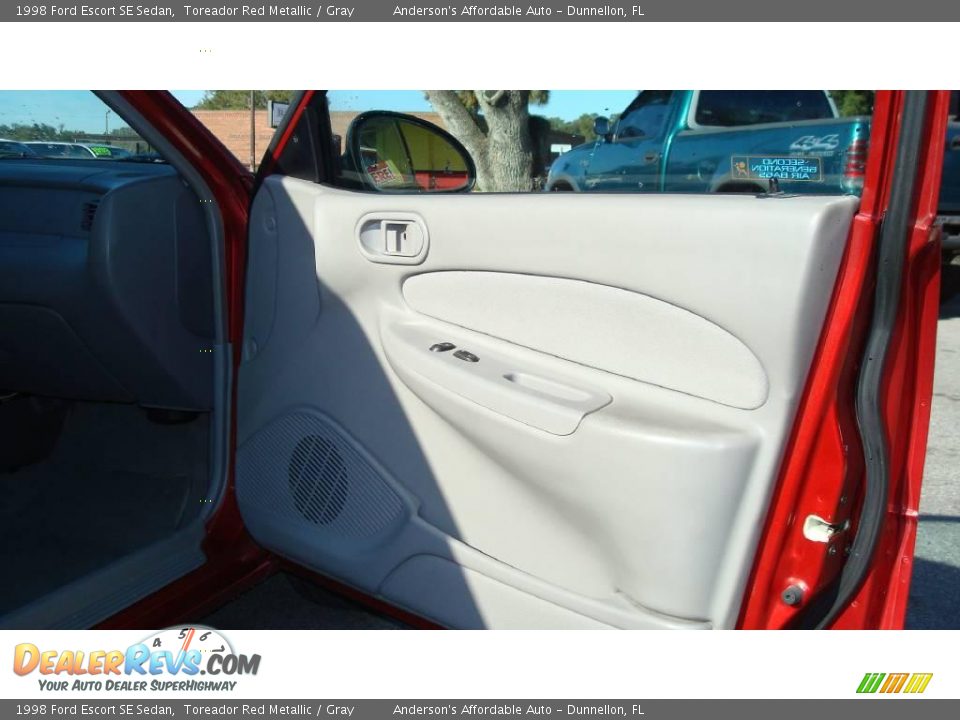 1998 Ford Escort SE Sedan Toreador Red Metallic / Gray Photo #10