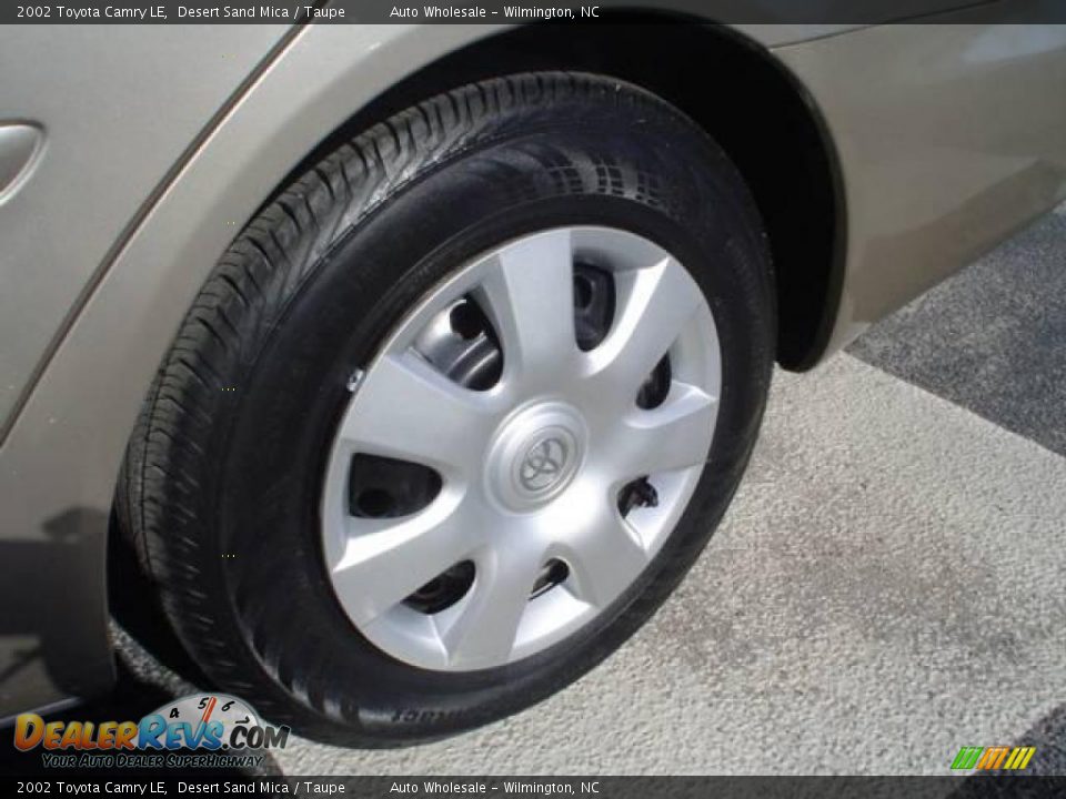 2002 Toyota Camry LE Desert Sand Mica / Taupe Photo #4