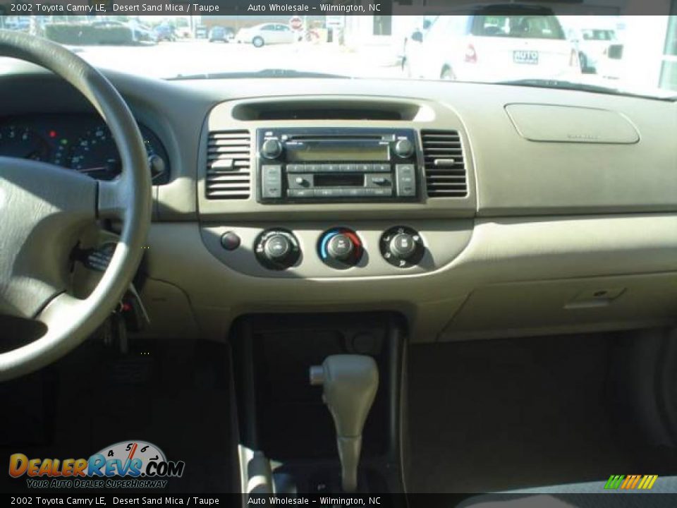 2002 Toyota Camry LE Desert Sand Mica / Taupe Photo #8