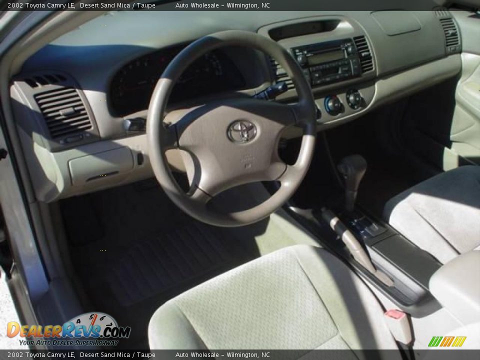 2002 Toyota Camry LE Desert Sand Mica / Taupe Photo #9