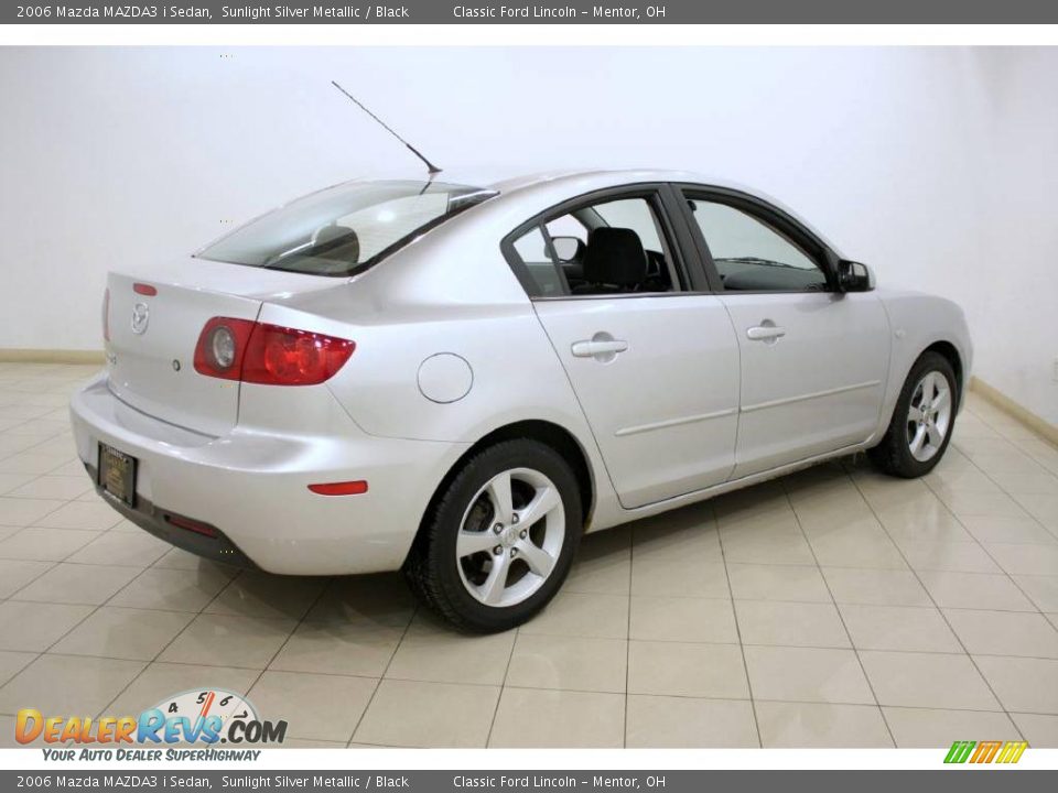 2006 Mazda MAZDA3 i Sedan Sunlight Silver Metallic / Black Photo #6