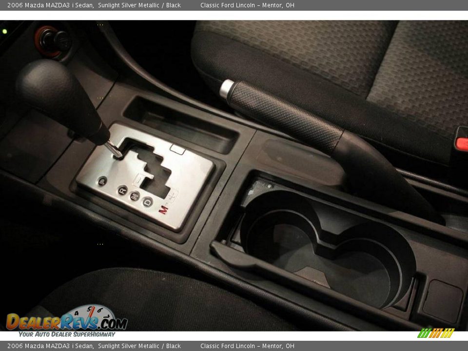 2006 Mazda MAZDA3 i Sedan Sunlight Silver Metallic / Black Photo #12