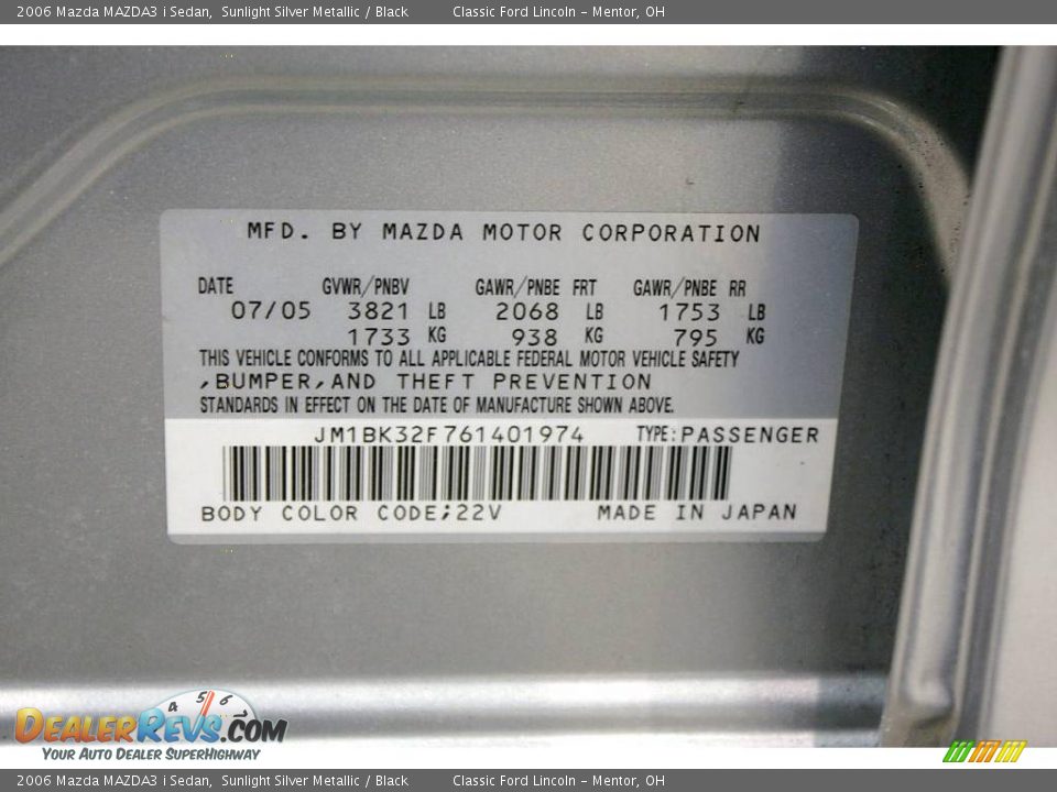 2006 Mazda MAZDA3 i Sedan Sunlight Silver Metallic / Black Photo #19