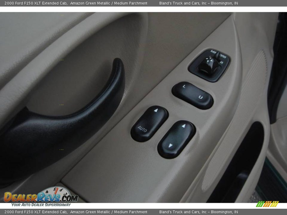 2000 Ford F150 XLT Extended Cab Amazon Green Metallic / Medium Parchment Photo #18