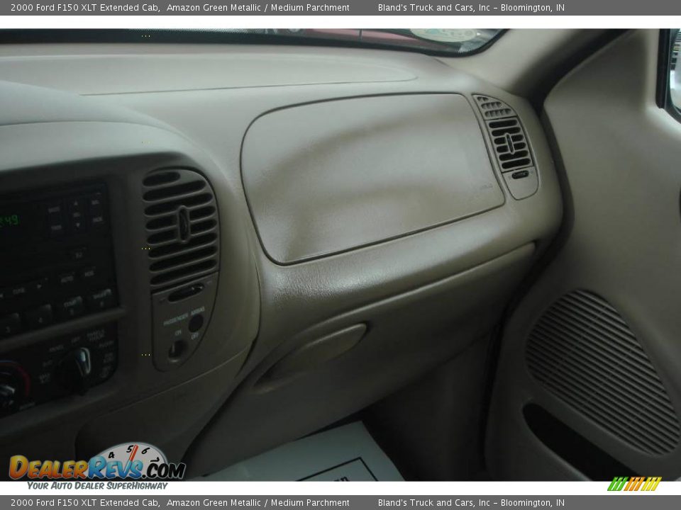 2000 Ford F150 XLT Extended Cab Amazon Green Metallic / Medium Parchment Photo #24