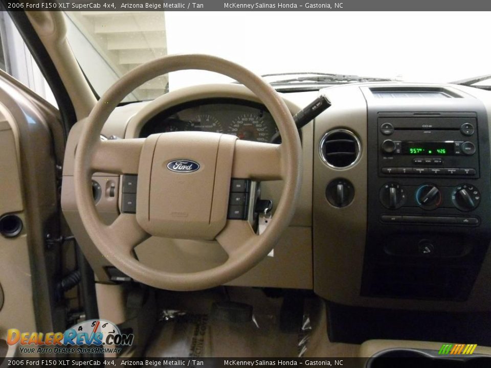 2006 Ford F150 XLT SuperCab 4x4 Arizona Beige Metallic / Tan Photo #17