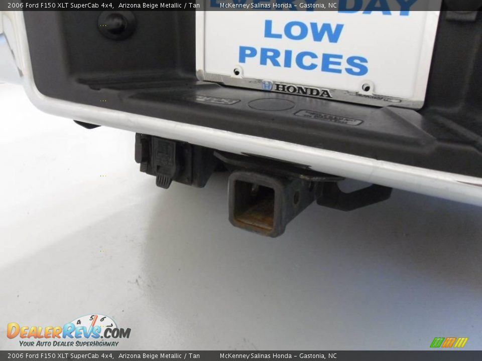 2006 Ford F150 XLT SuperCab 4x4 Arizona Beige Metallic / Tan Photo #20