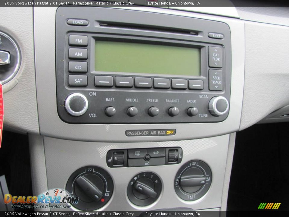 2006 Volkswagen Passat 2.0T Sedan Reflex Silver Metallic / Classic Grey Photo #9