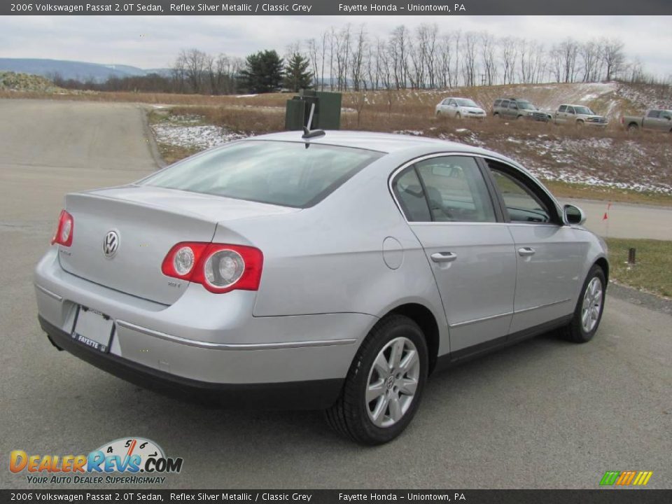 2006 Volkswagen Passat 2.0T Sedan Reflex Silver Metallic / Classic Grey Photo #11