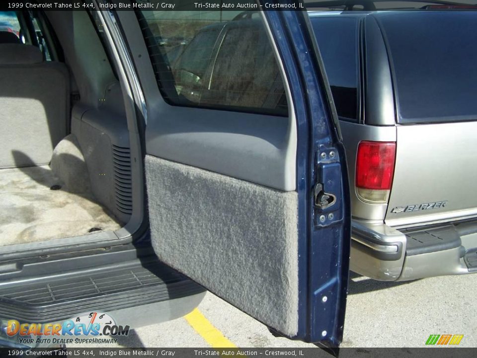 1999 Chevrolet Tahoe LS 4x4 Indigo Blue Metallic / Gray Photo #9