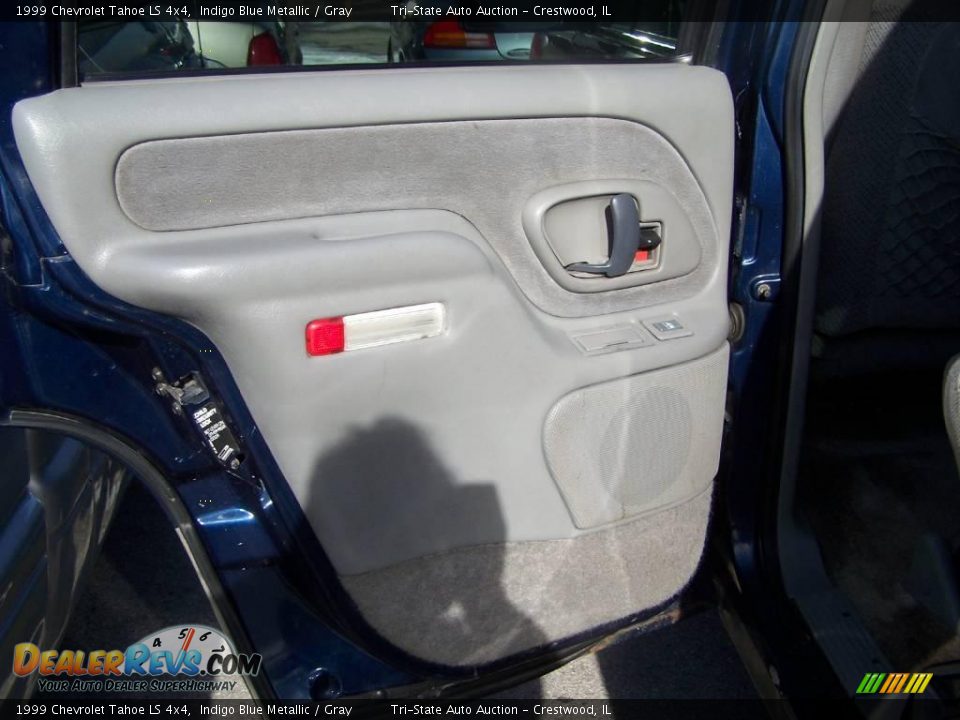 1999 Chevrolet Tahoe LS 4x4 Indigo Blue Metallic / Gray Photo #31