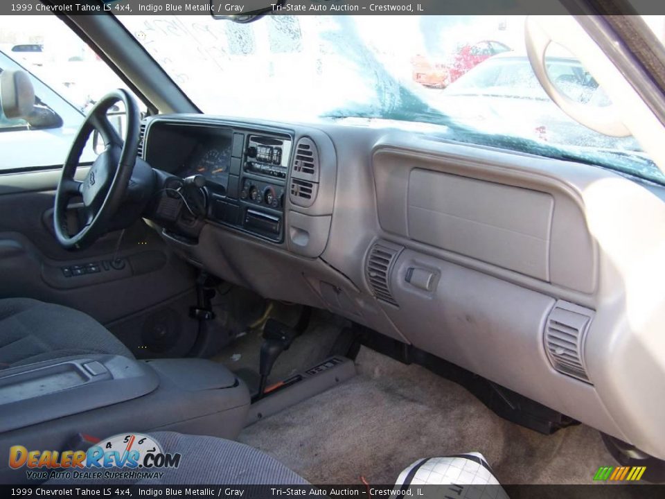 1999 Chevrolet Tahoe LS 4x4 Indigo Blue Metallic / Gray Photo #33