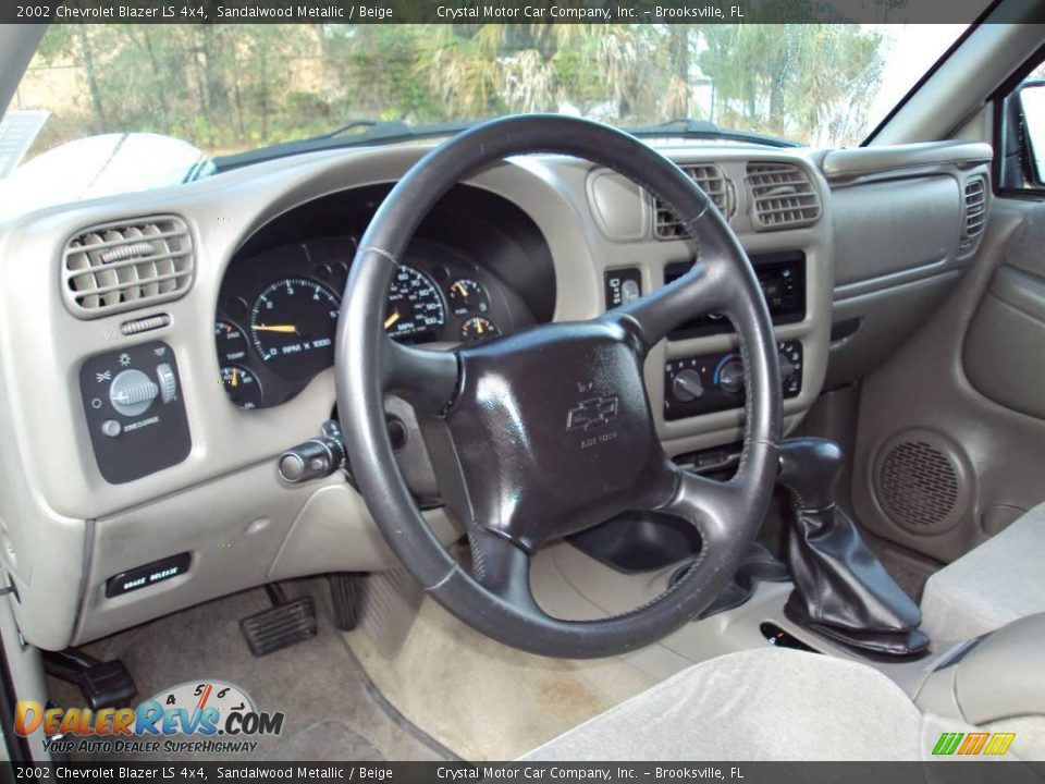 2002 Chevrolet Blazer LS 4x4 Sandalwood Metallic / Beige Photo #6