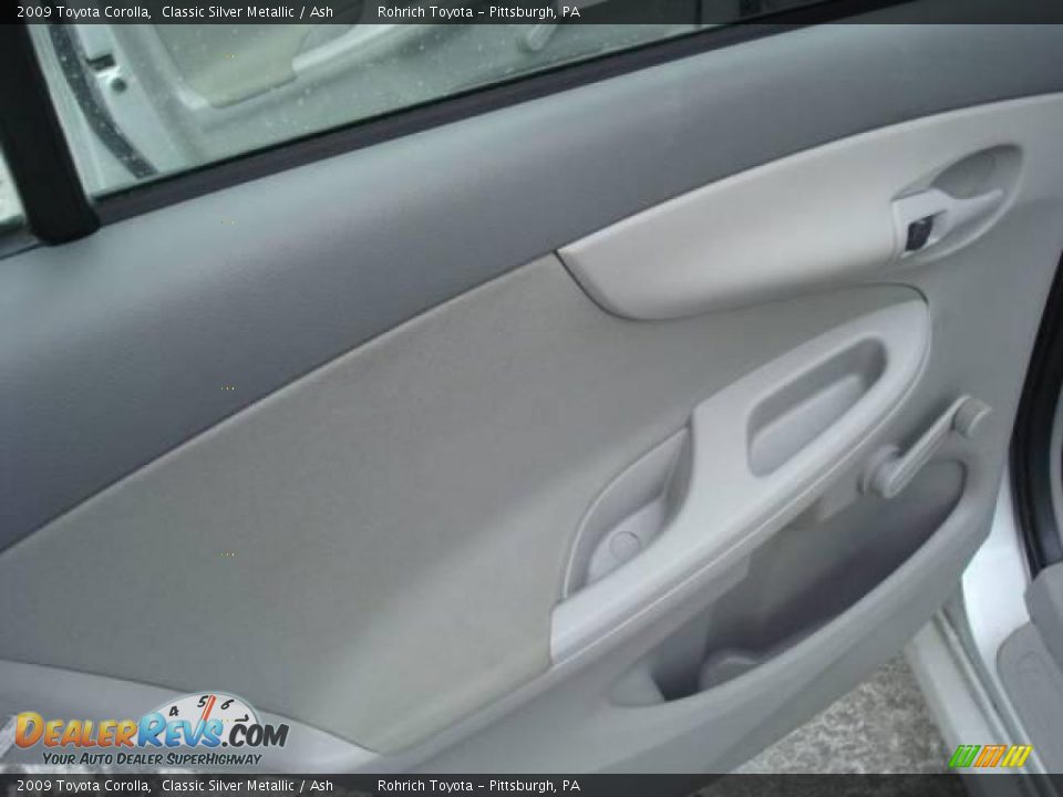 2009 Toyota Corolla Classic Silver Metallic / Ash Photo #13