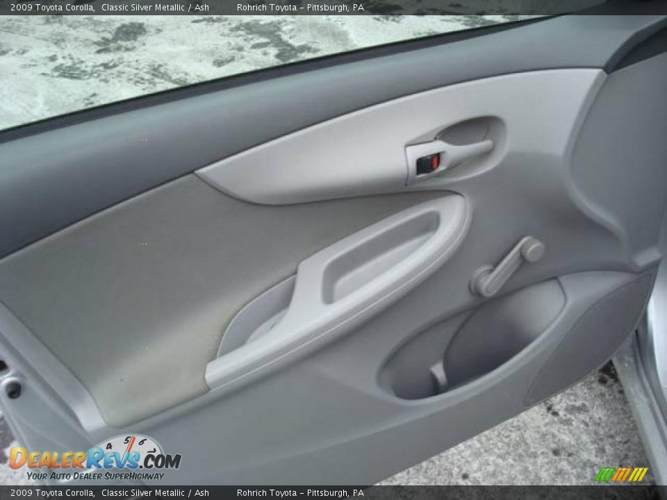 2009 Toyota Corolla Classic Silver Metallic / Ash Photo #14