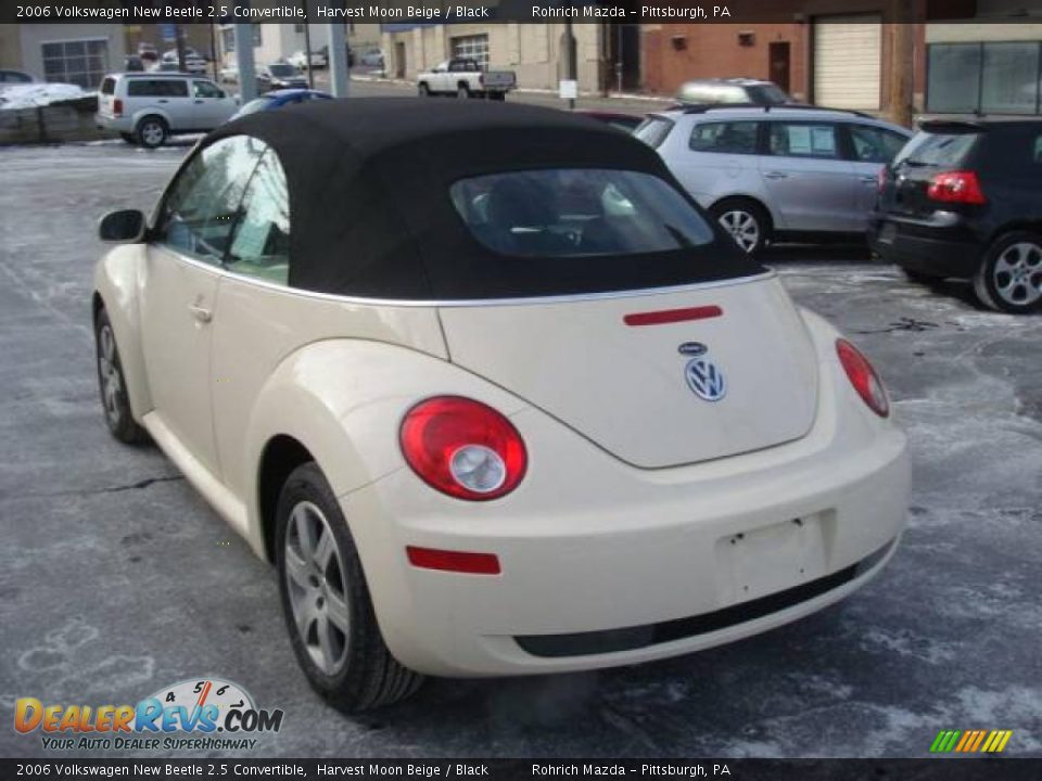 2006 Volkswagen New Beetle 2.5 Convertible Harvest Moon Beige / Black Photo #3