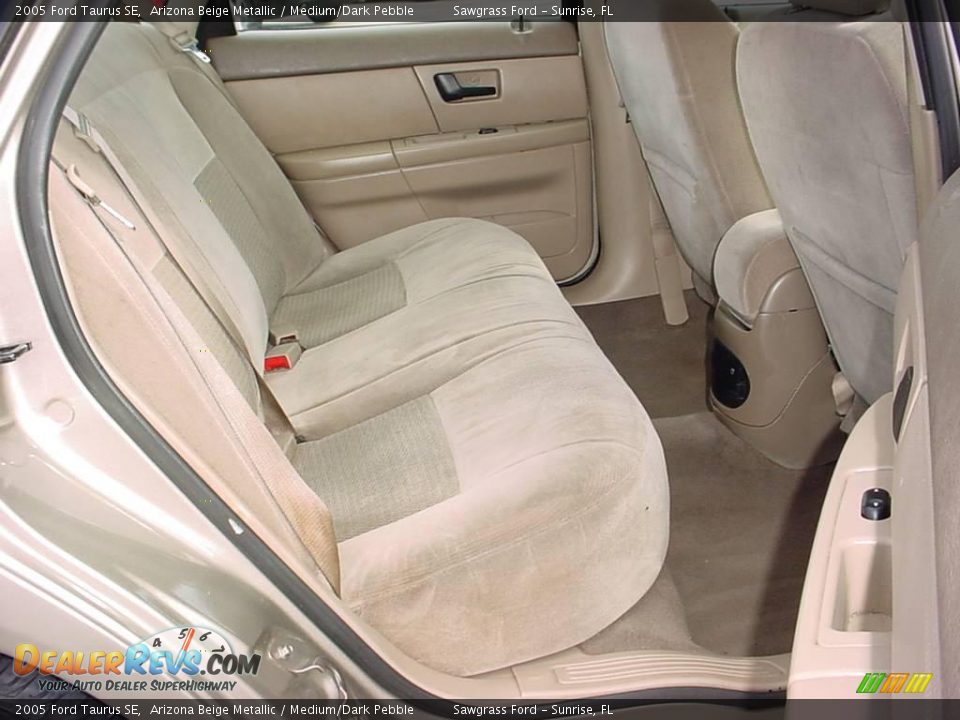 2005 Ford Taurus SE Arizona Beige Metallic / Medium/Dark Pebble Photo #12