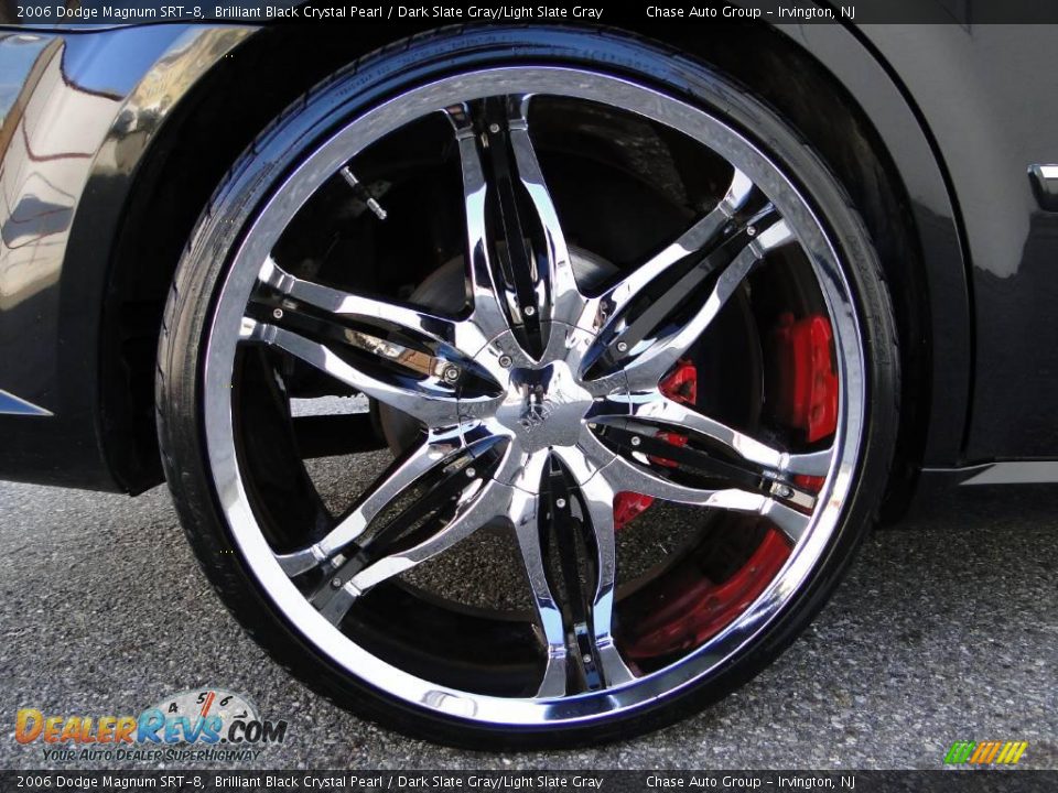 2006 Dodge Magnum SRT-8 Brilliant Black Crystal Pearl / Dark Slate Gray/Light Slate Gray Photo #16