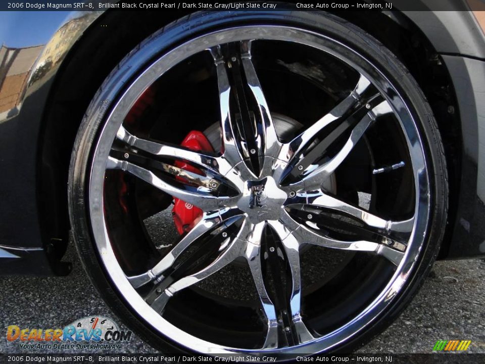 2006 Dodge Magnum SRT-8 Brilliant Black Crystal Pearl / Dark Slate Gray/Light Slate Gray Photo #17