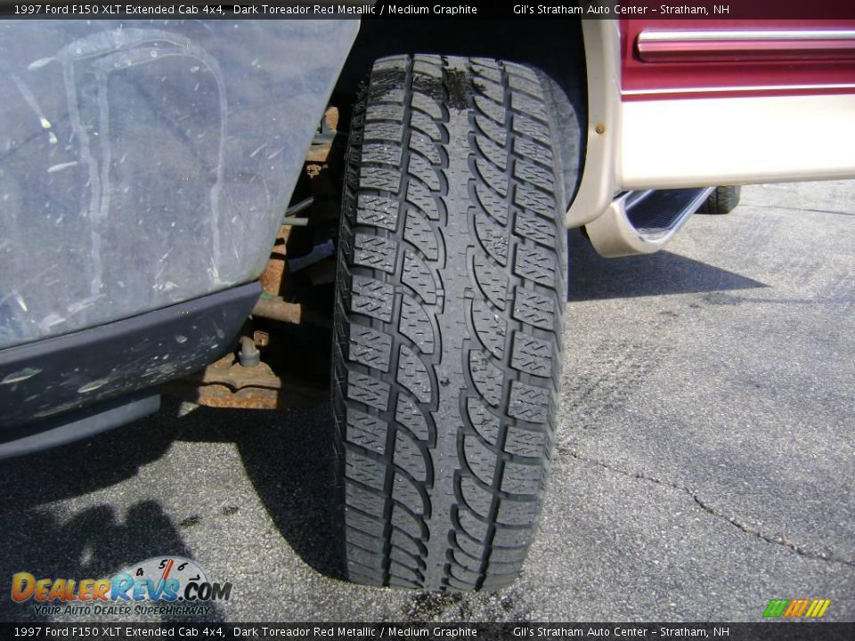 1997 Ford F150 XLT Extended Cab 4x4 Dark Toreador Red Metallic / Medium Graphite Photo #11