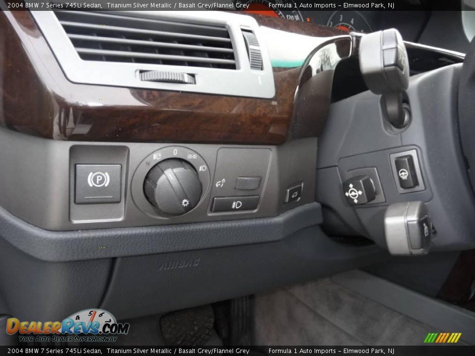 2004 BMW 7 Series 745Li Sedan Titanium Silver Metallic / Basalt Grey/Flannel Grey Photo #18