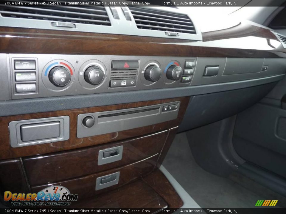 2004 BMW 7 Series 745Li Sedan Titanium Silver Metallic / Basalt Grey/Flannel Grey Photo #21