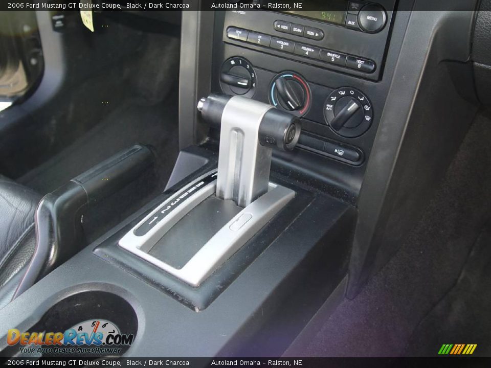 2006 Ford Mustang GT Deluxe Coupe Black / Dark Charcoal Photo #13