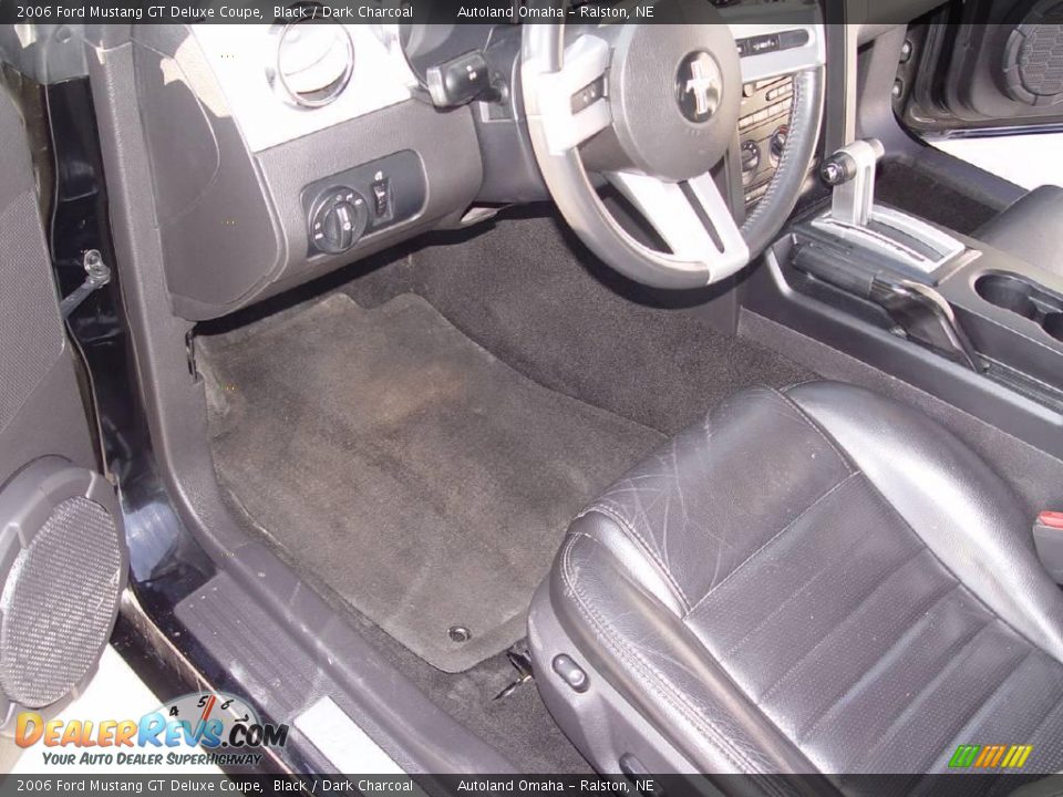 2006 Ford Mustang GT Deluxe Coupe Black / Dark Charcoal Photo #25