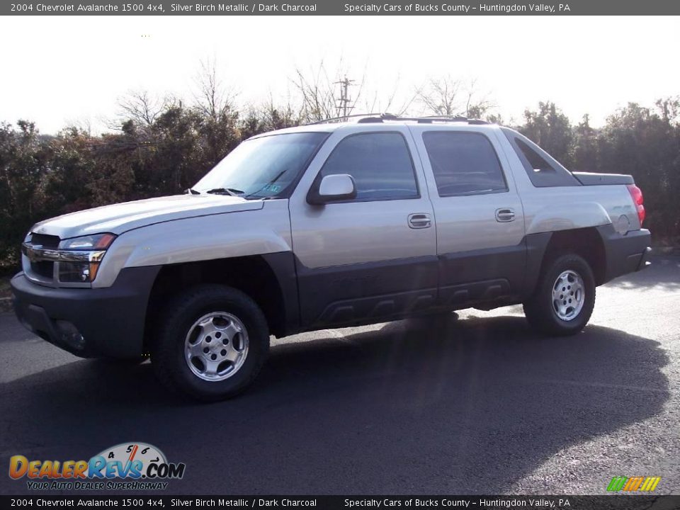 2004 Chevrolet Avalanche 1500 4x4 Silver Birch Metallic / Dark Charcoal Photo #1