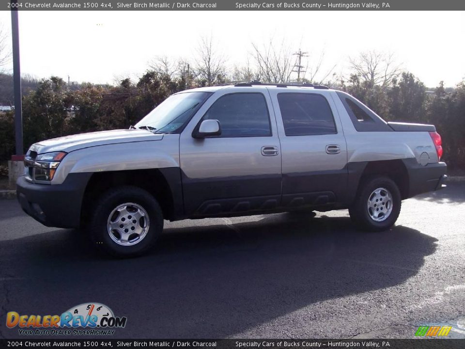 2004 Chevrolet Avalanche 1500 4x4 Silver Birch Metallic / Dark Charcoal Photo #4