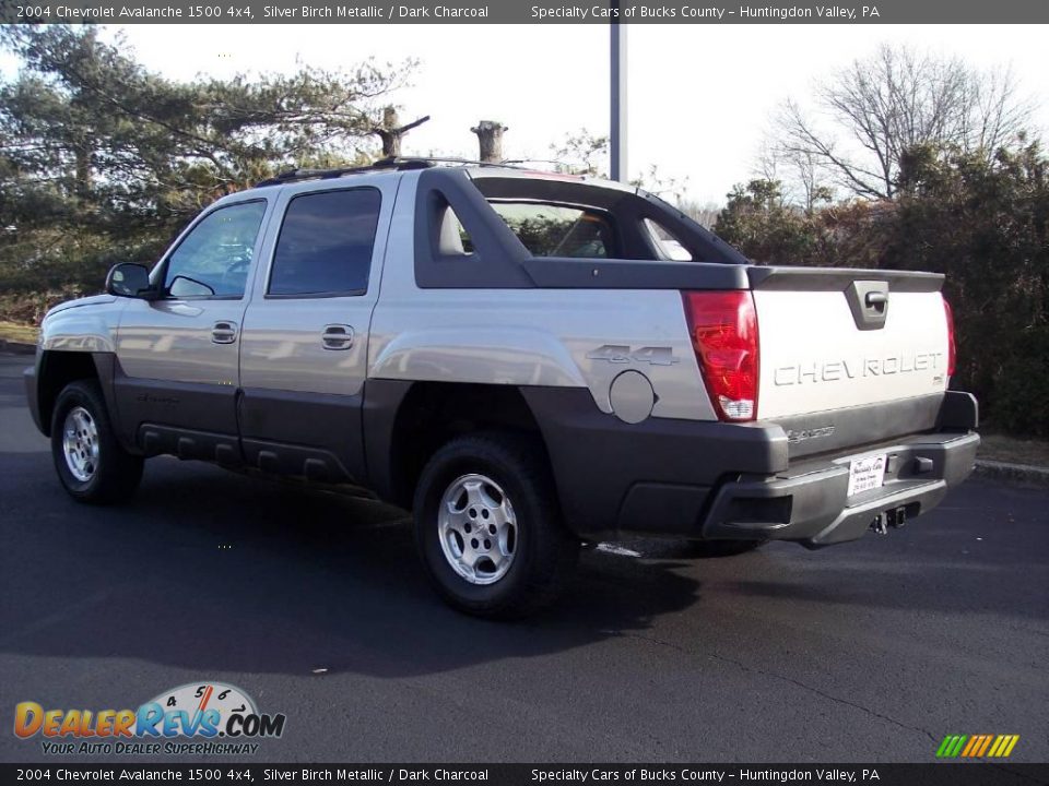 2004 Chevrolet Avalanche 1500 4x4 Silver Birch Metallic / Dark Charcoal Photo #7
