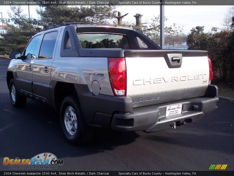 2004 Chevrolet Avalanche 1500 4x4 Silver Birch Metallic / Dark Charcoal Photo #8