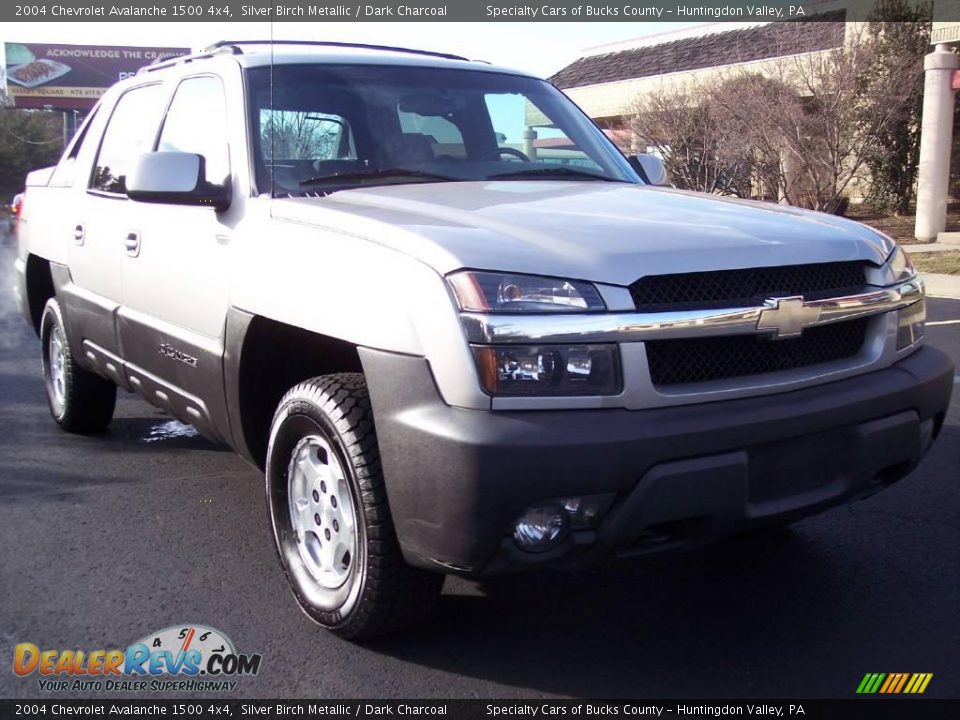2004 Chevrolet Avalanche 1500 4x4 Silver Birch Metallic / Dark Charcoal Photo #14