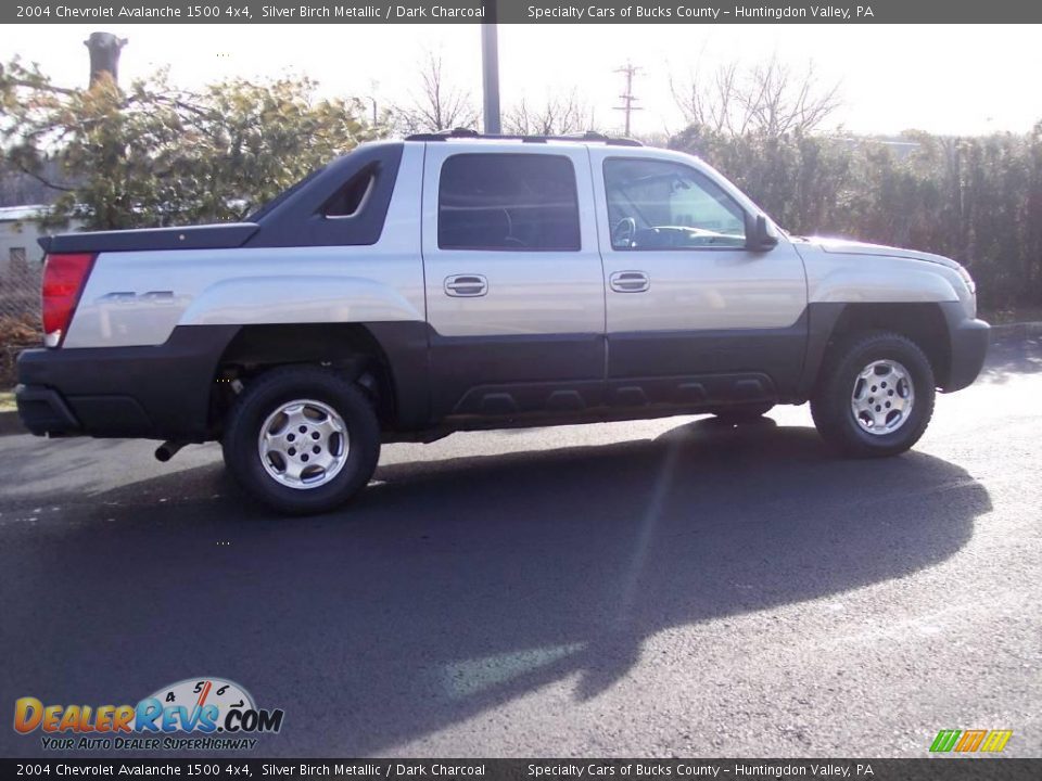 2004 Chevrolet Avalanche 1500 4x4 Silver Birch Metallic / Dark Charcoal Photo #20