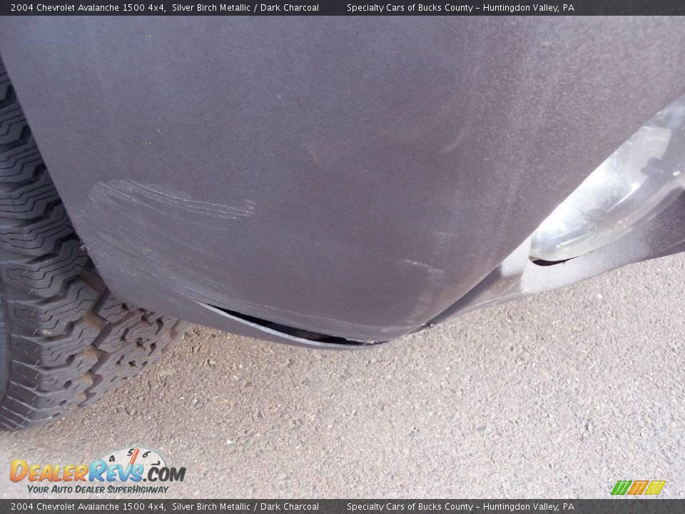 2004 Chevrolet Avalanche 1500 4x4 Silver Birch Metallic / Dark Charcoal Photo #27