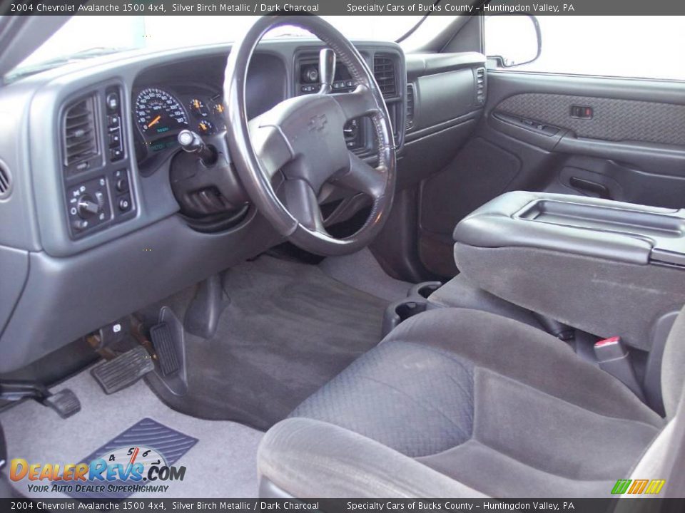 2004 Chevrolet Avalanche 1500 4x4 Silver Birch Metallic / Dark Charcoal Photo #28