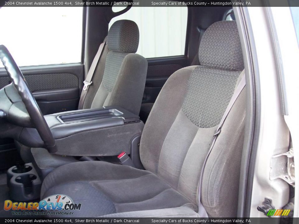 2004 Chevrolet Avalanche 1500 4x4 Silver Birch Metallic / Dark Charcoal Photo #31