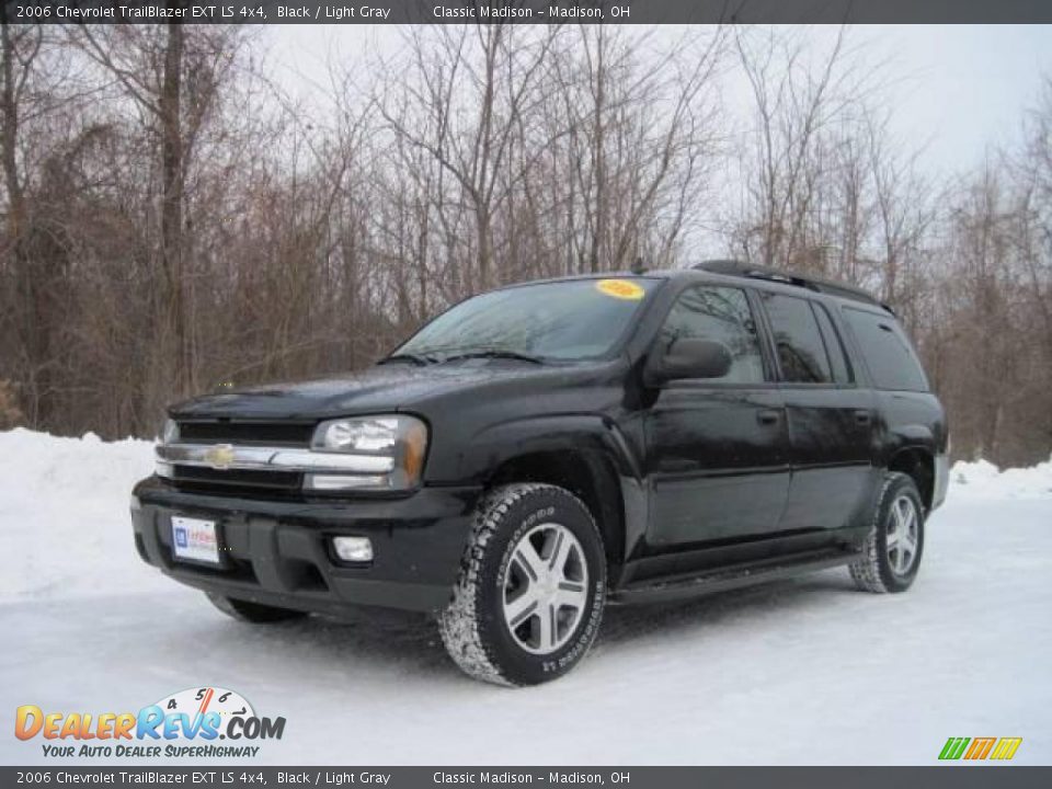2006 Chevrolet TrailBlazer EXT LS 4x4 Black / Light Gray Photo #1