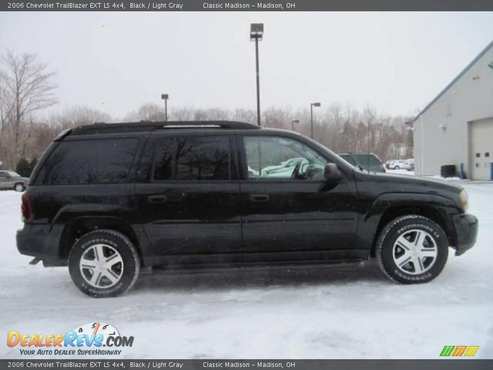 2006 Chevrolet TrailBlazer EXT LS 4x4 Black / Light Gray Photo #4