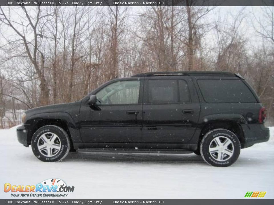 2006 Chevrolet TrailBlazer EXT LS 4x4 Black / Light Gray Photo #6