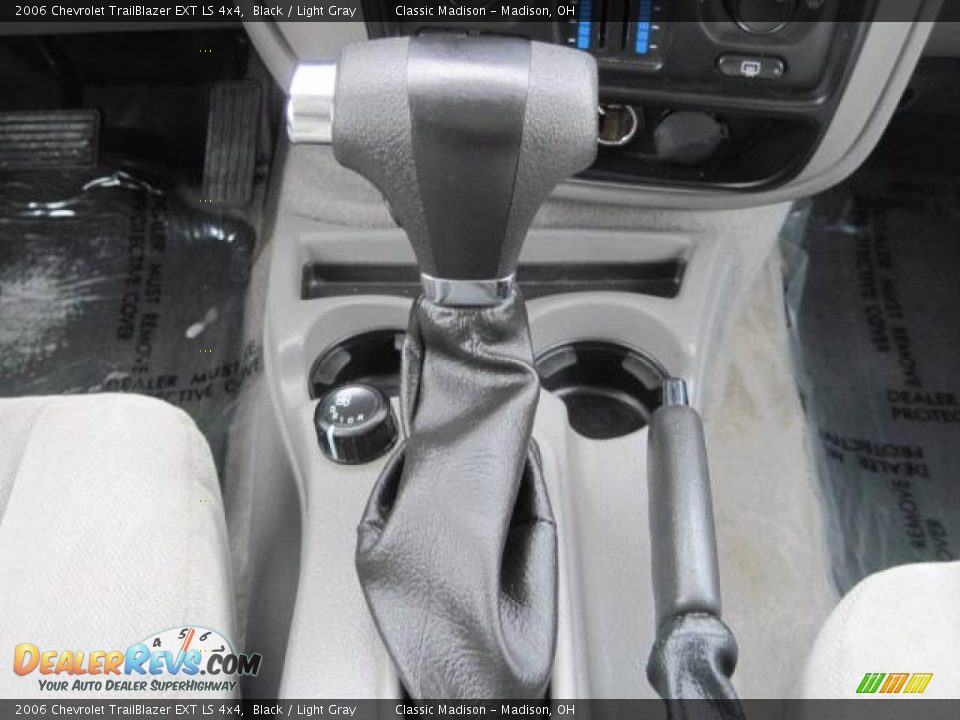 2006 Chevrolet TrailBlazer EXT LS 4x4 Black / Light Gray Photo #29
